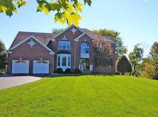 20 Macfarlane Cir, Monroe Township, NJ 08831