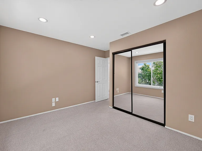 12137 Putting Green Row — Photo 24