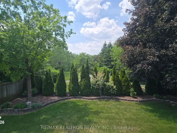 6 White Oak Cres, Richmond Hill, ON L4B 3R3