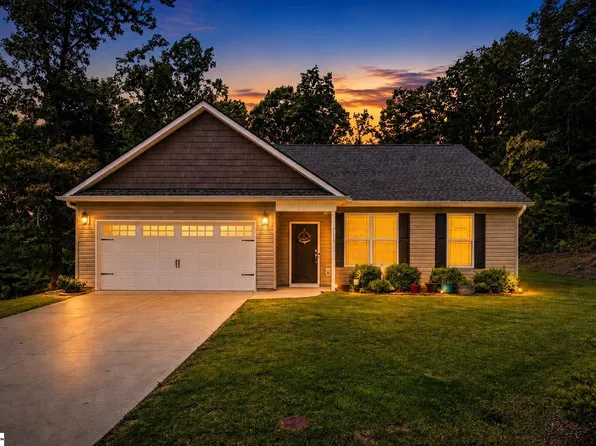 136 N Forest Cir, Marietta, SC 29661