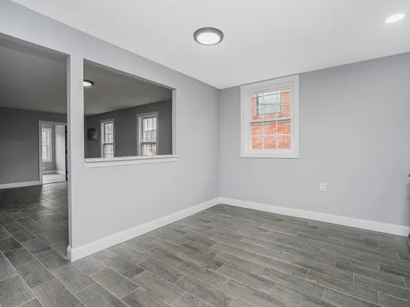 200 Bay 7th Street image 12 of 49