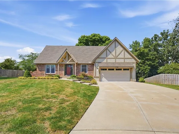 11728 W 108th Cir, Overland Park, KS 66210
