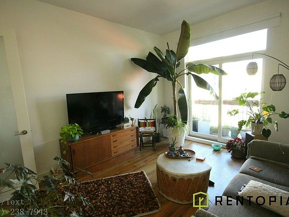 4th image of 73 Montrose Ave #2K
