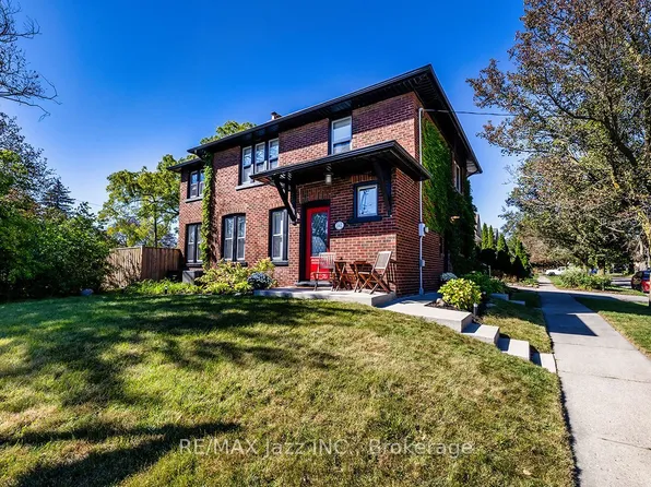 142 Adelaide Ave W, Oshawa, ON L1G 1Y8