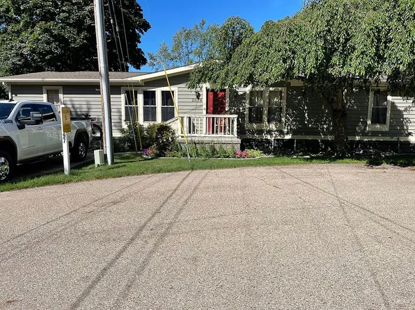 2829 N Canal St, Ludington, MI 49431