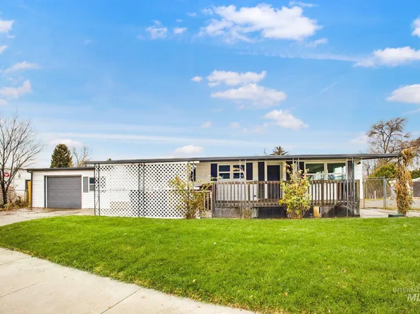 69 S Rose Cir, Meridian, ID 83642