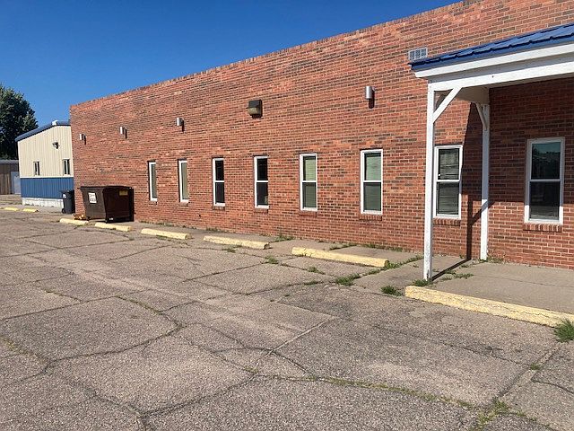 Building Photo 3