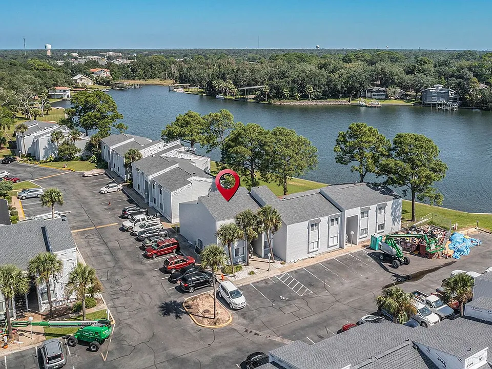 101 Old Ferry Rd #27B