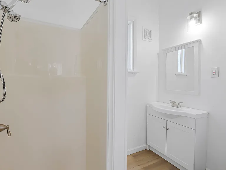 46 W Como Ave — Photo 9