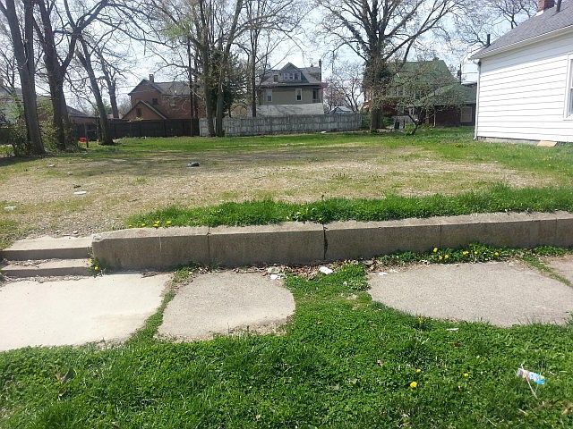 1st image of 216 Park St