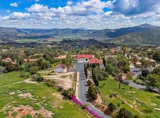 2658 Summit Dr, Escondido, CA 92025