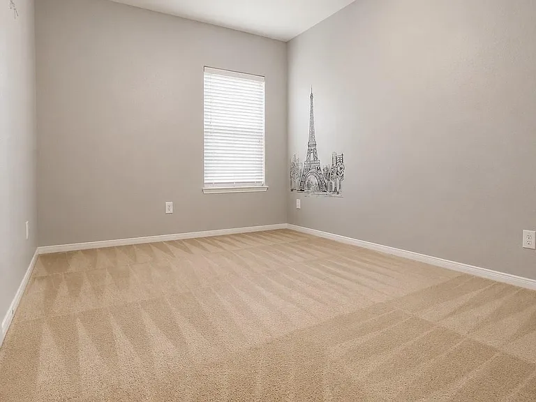 406 Mornington Ln — Photo 6