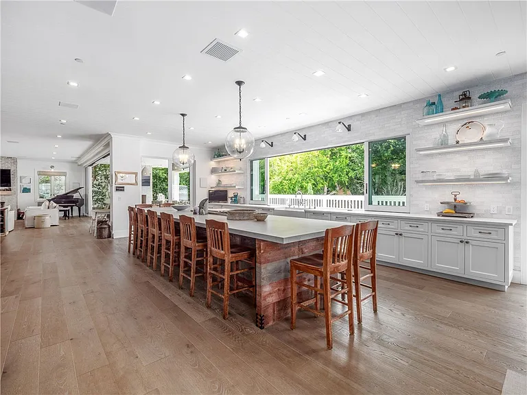 3403 Laurel Ave — Photo 12