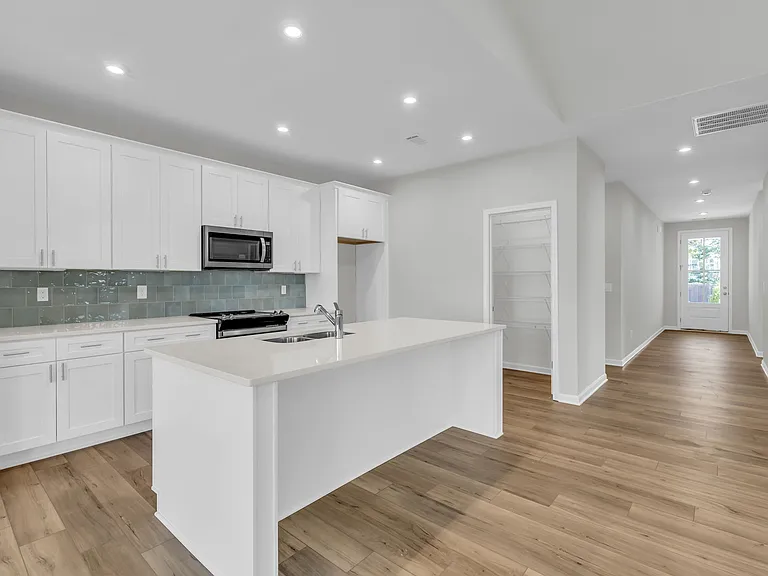 2823 Butlers Green Cir — Photo 10
