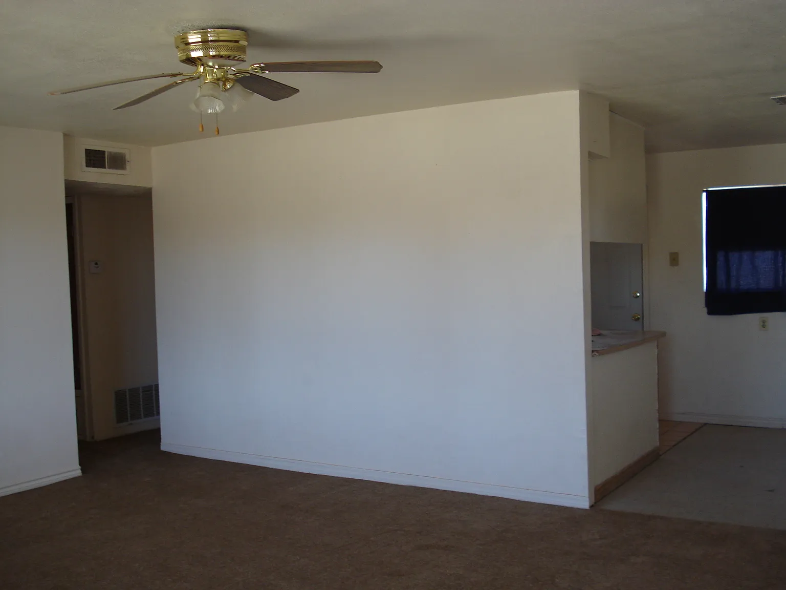 3 bed, 1040 sqft, $1,100 — Photo 4