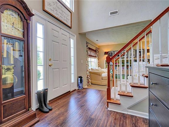 4th image of 636 Mile Creek Ln