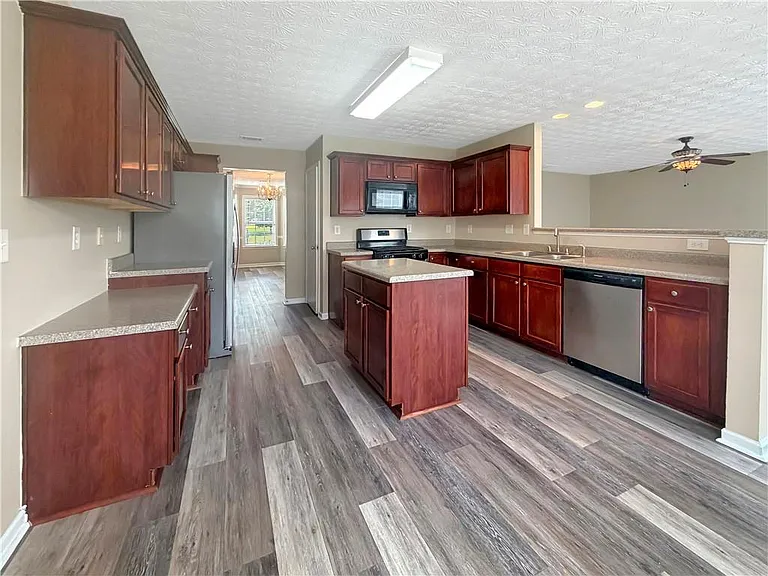 1210 Skylar Ridge Cir — Photo 14
