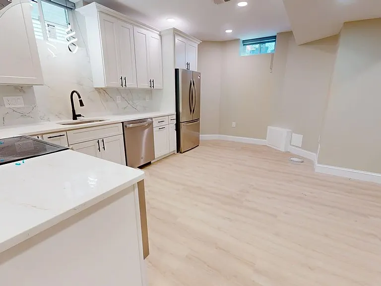 231 Highland Ave #B — Photo 2