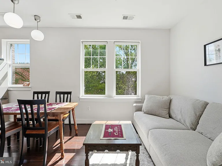 315 G St NE #306 — Photo 5