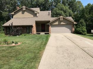 6170 Quaker Hill Dr, West Bloomfield, MI 48322
