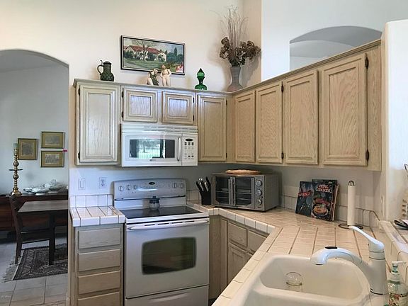 Shel kitchen