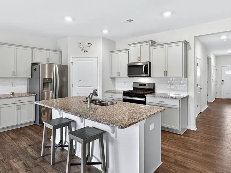 462 Fenwick Dr — Photo 9