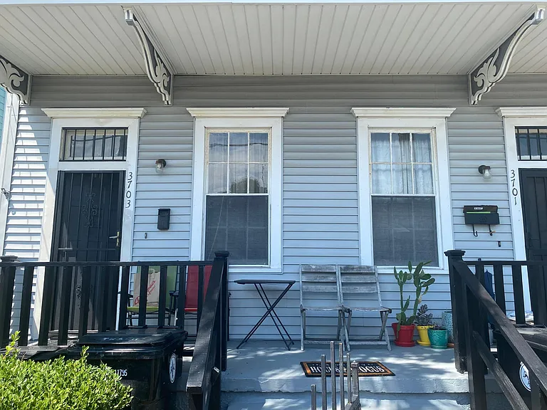 3703 Laurel St — Photo 2