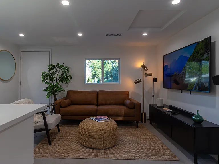 801 Daly Rd — Photo 10