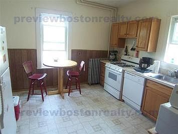 2nd image of 6 Langley Rd #L2