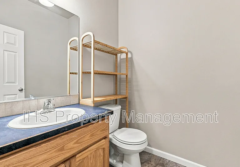 9711 Nottingham Dr — Photo 17