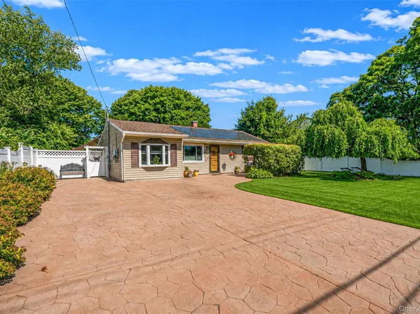 1053 Ocean Avenue, Bay Shore, NY 11706