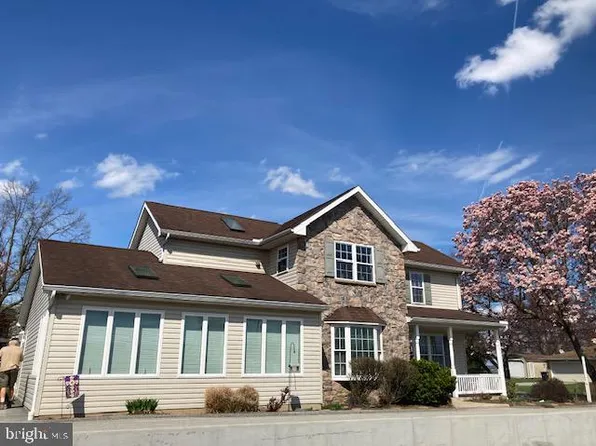 8 & 10 N Kinzer Rd, Kinzers, PA 17535