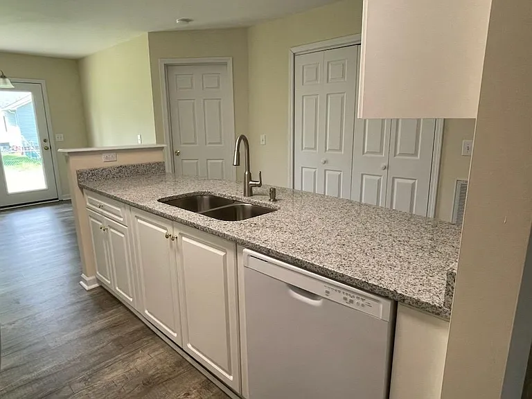 929 Nottingham Dr — Photo 7