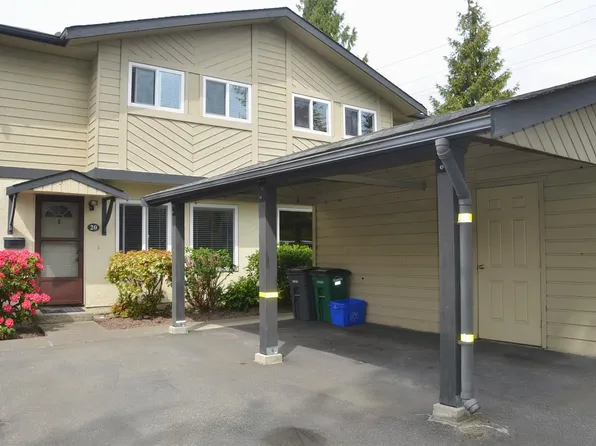 1741 McKenzie Ave #20, Saanich, BC V8N 1A6