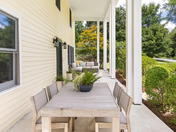 215 N Occoneechee St, Hillsborough, NC 27278