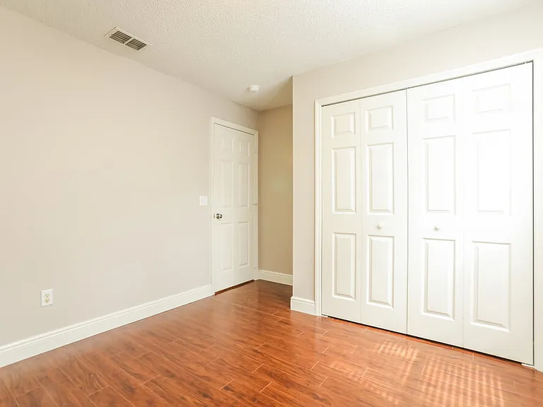 813 Shell Ln — Photo 13
