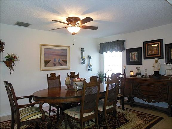 5th image of 2836 Thistle Ct E