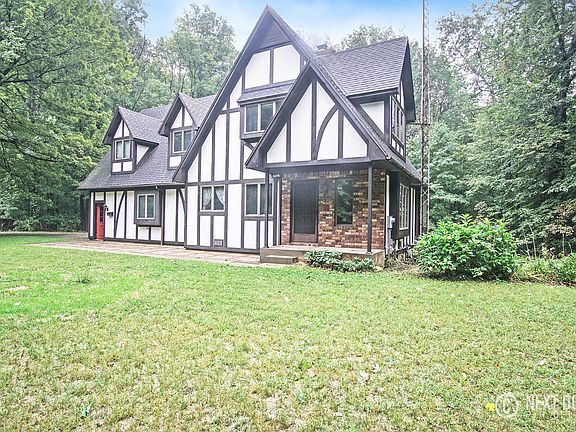 5th image of 13450 Leonard St