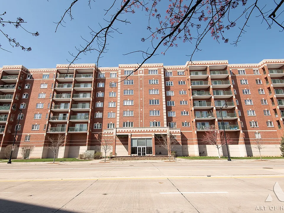 650 S River Rd #701