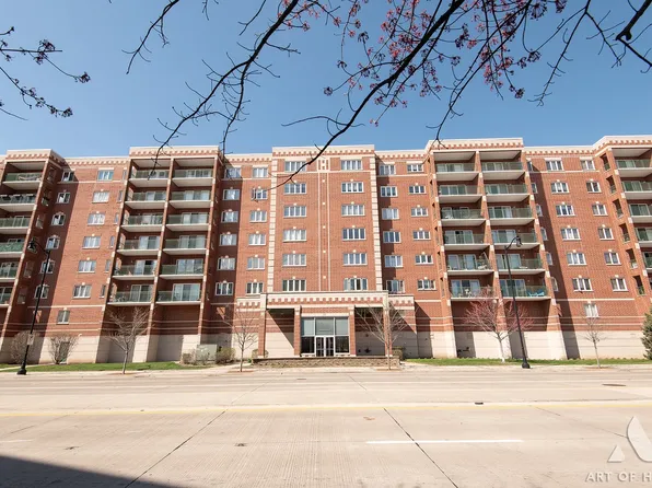 650 S River Rd Unit 701, Des Plaines, IL 60016