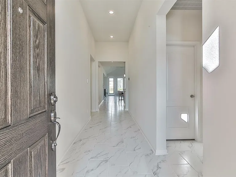 25206 Farmdale Ln — Photo 3
