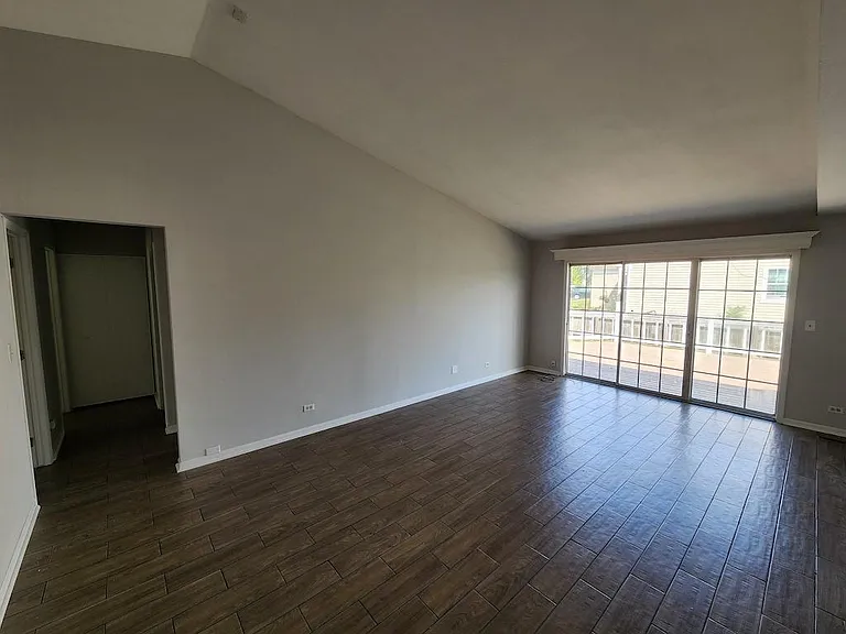 3235 Blaine Ct E — Photo 6