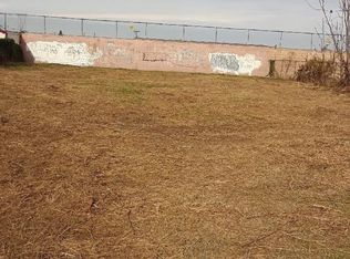 1611 E Robidoux St, Wilmington, CA 90744