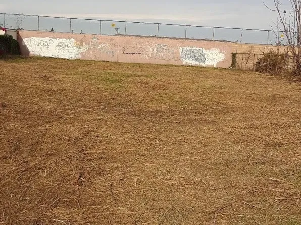 1611 E Robidoux St, Wilmington, CA 90744