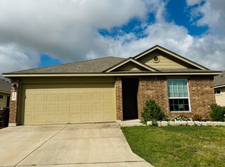 317 Windridge Dr N, Lockhart, TX 78644