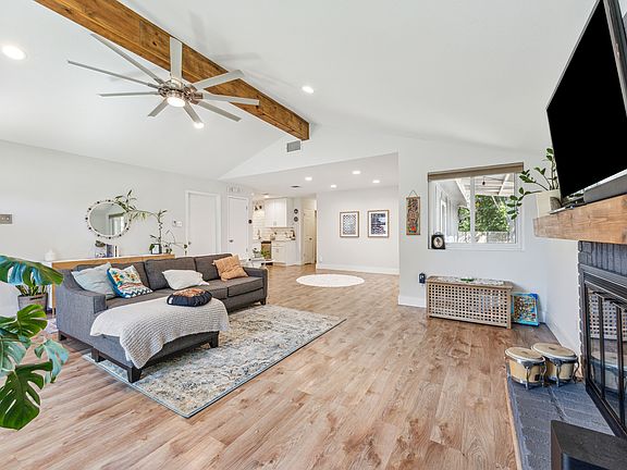 3rd image of 11201 Sage Hollow Dr