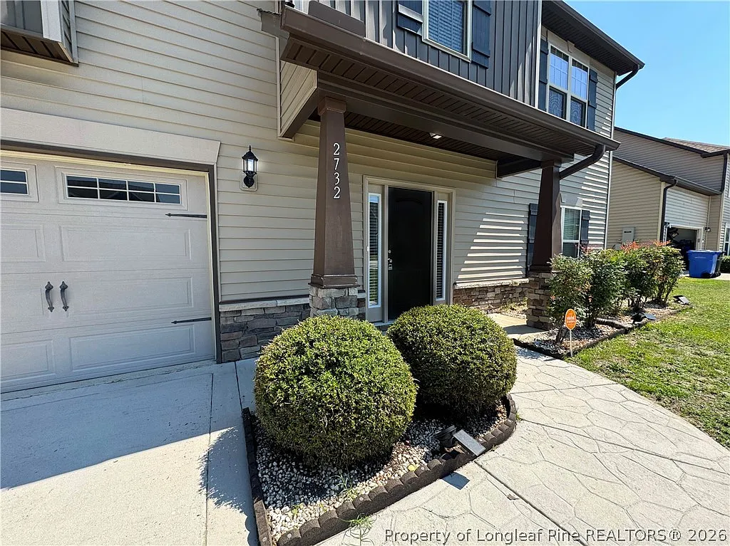 4 bed, 3.5 bath, 2485 sqft, $2,400 — Photo 3