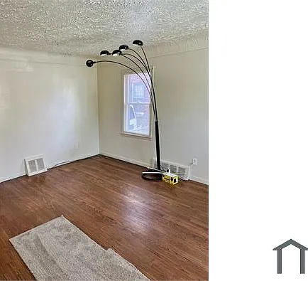 20313 Schoenherr St — Photo 7