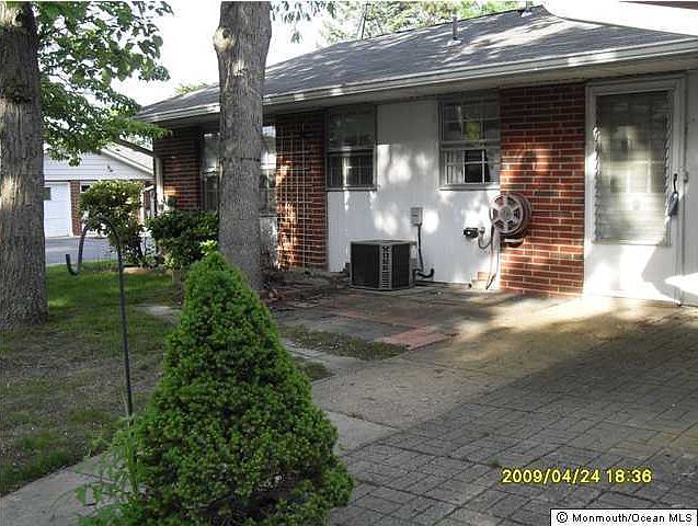 2nd image of 600 Lake Point Drive #D
