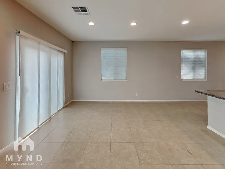 6646 Evander St — Photo 4